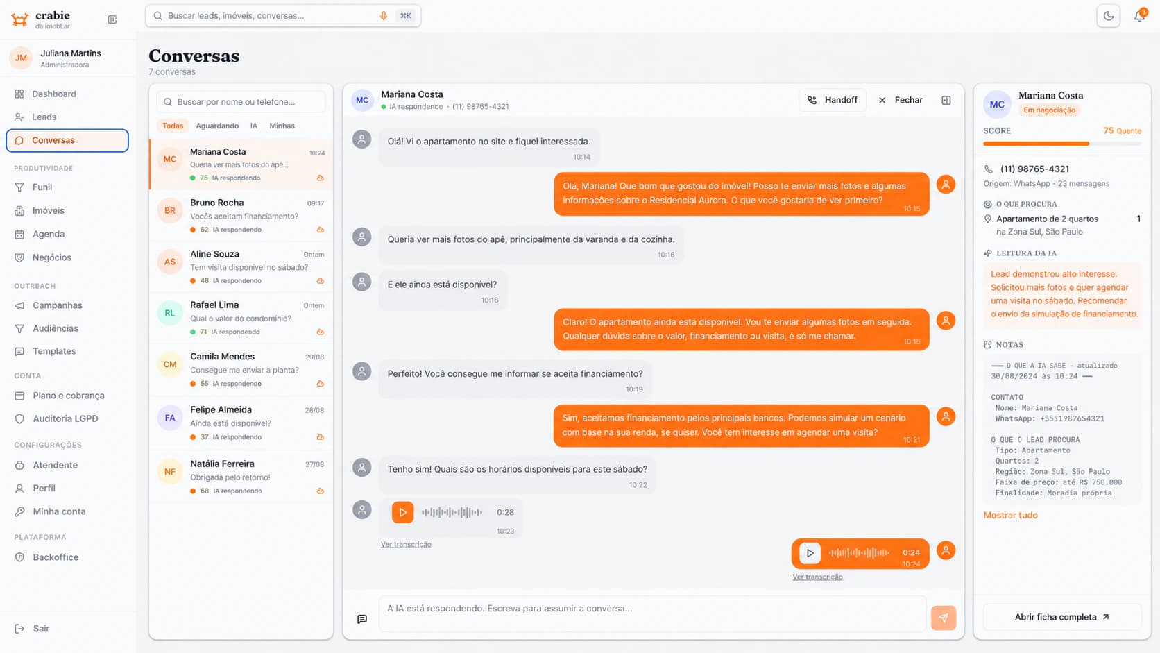 Tela de conversas do painel Crabie: a IA responde um lead no WhatsApp, com áudio transcrito e a leitura do lead na coluna da direita.